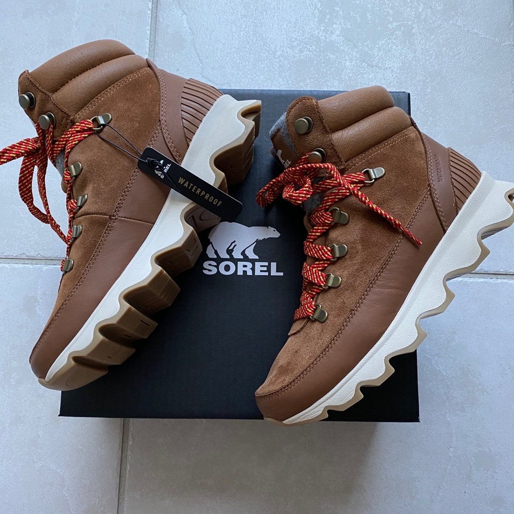 *SOLD* Sorel Kinetic Conquest Boot